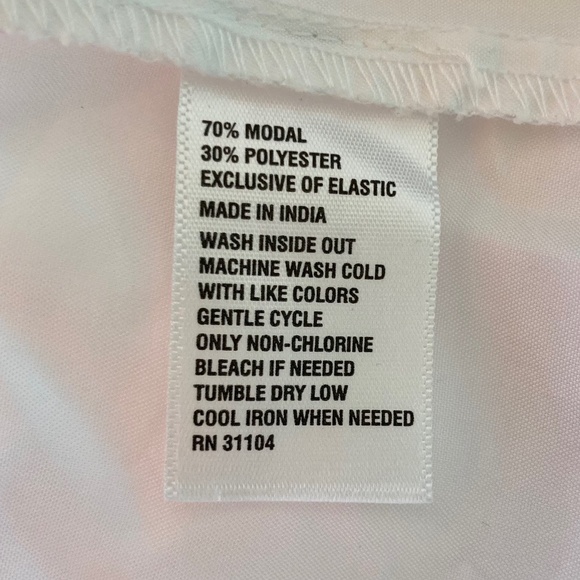 Women’s size small Crown and Ivy long sleeved white flowy blouse with smocking - Picture 7 of 7